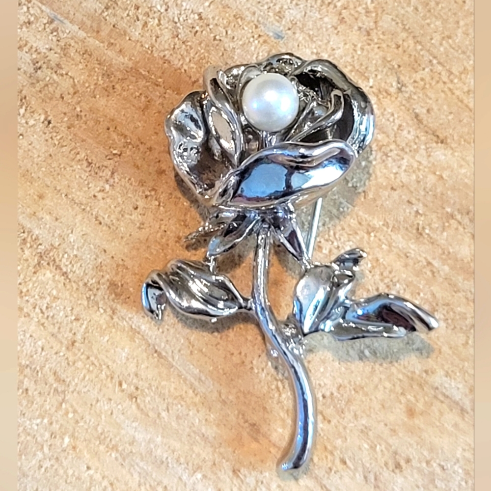 Vintage Silver Tone Rose Brooch With Faux Pearl Center Stem And Leaves